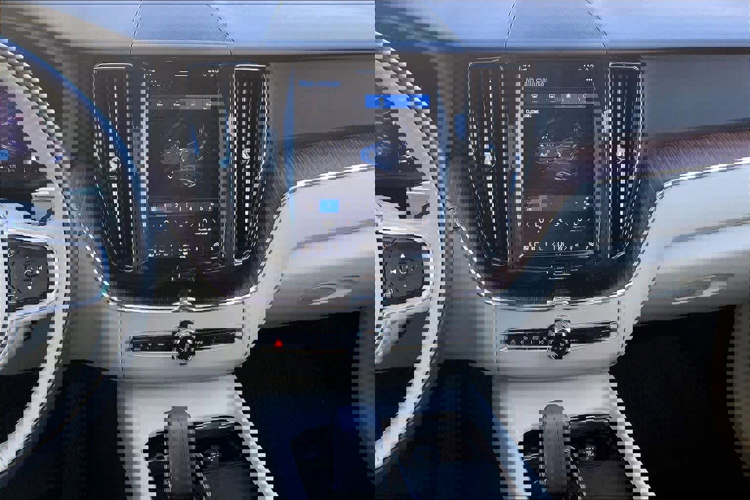 Used 2022 Volvo XC60 B5 Momentum w/ Protection Package Premier image 6