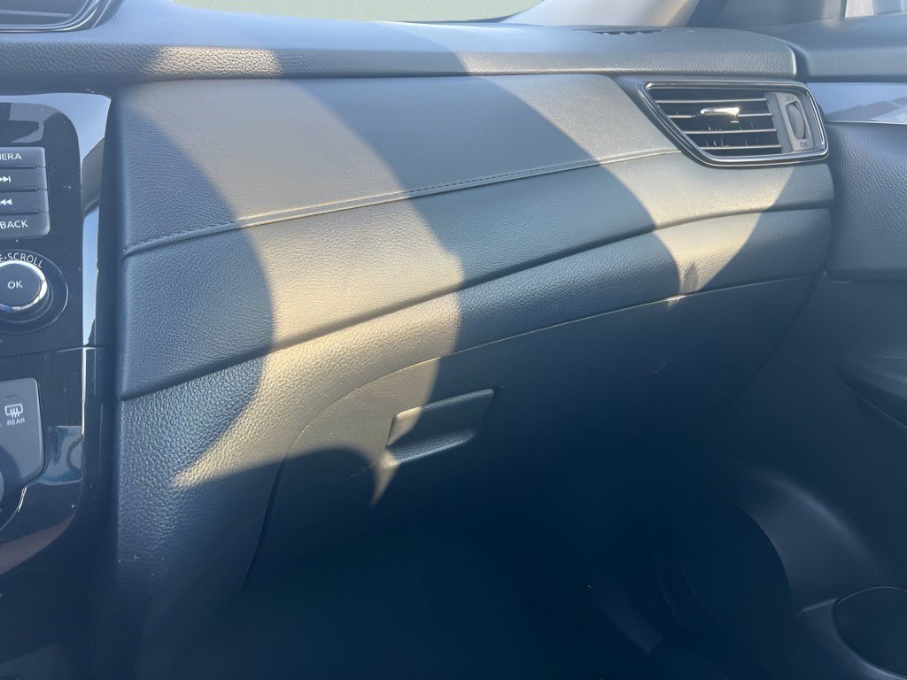 Used 2019 Nissan Rogue SV AWD/4WD image 24