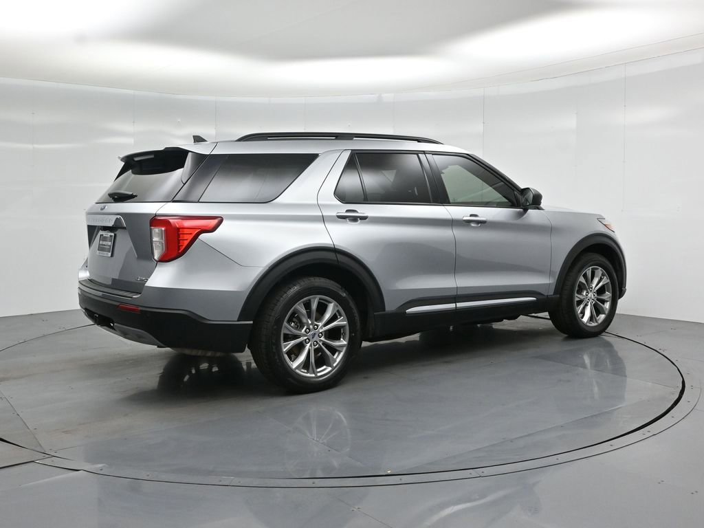 Certified 2022 Ford Explorer XLT w/ Equipment Group 202A image 30
