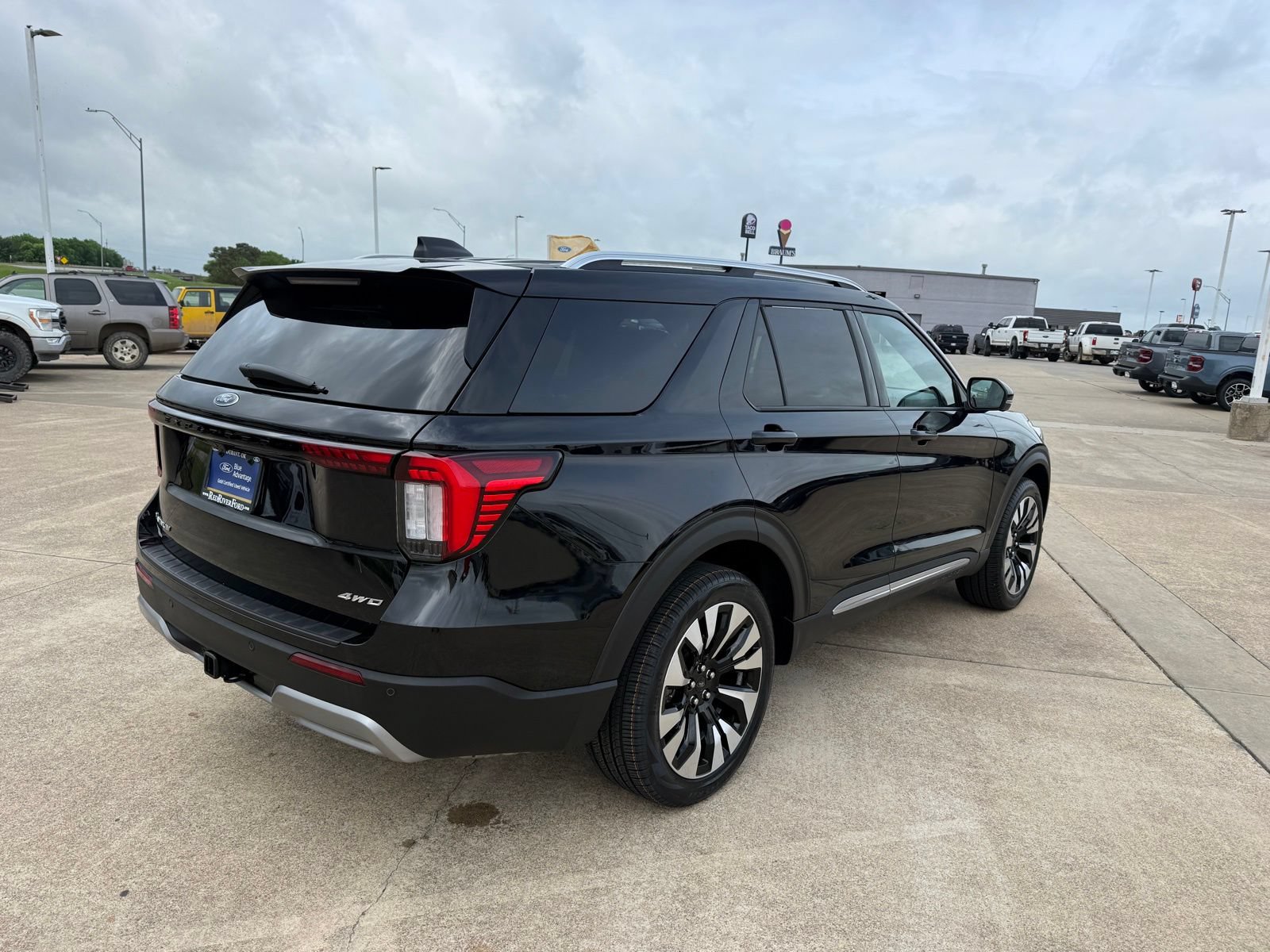 Certified 2025 Ford Explorer Platinum w/ LUX Leather Package AWD/4WD image 5