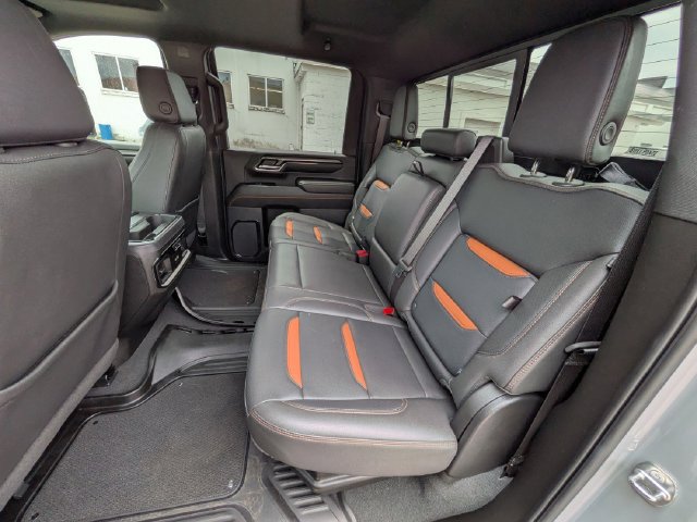 Used 2024 GMC Sierra 2500 AT4 w/ AT4 Premium Plus Package AWD/4WD image 18