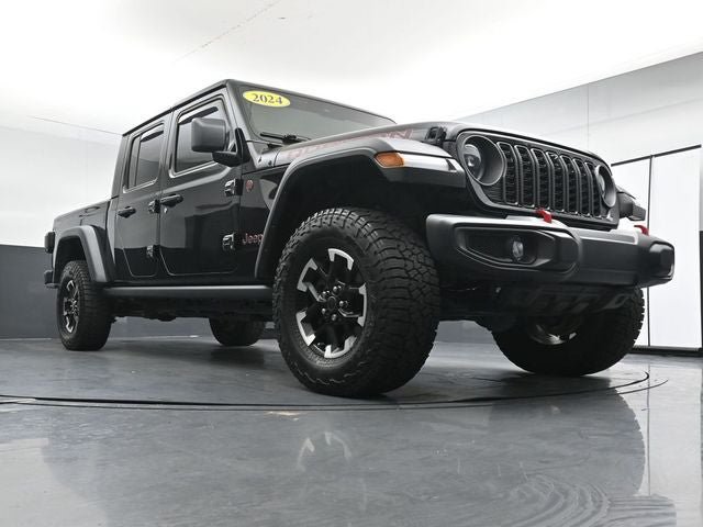 Used 2024 Jeep Gladiator Rubicon w/ Technology Group AWD/4WD image 26