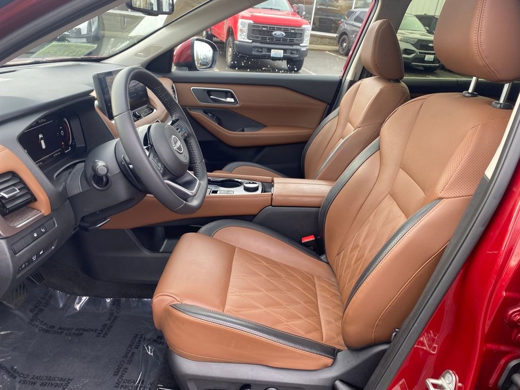 Used 2024 Nissan Rogue Platinum w/ Platinum Premium Package image 5