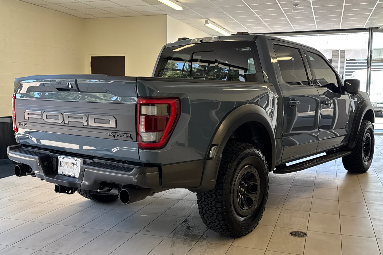 Certified 2023 Ford F150 Raptor w/ Raptor Carbon Fiber Package AWD/4WD image 4