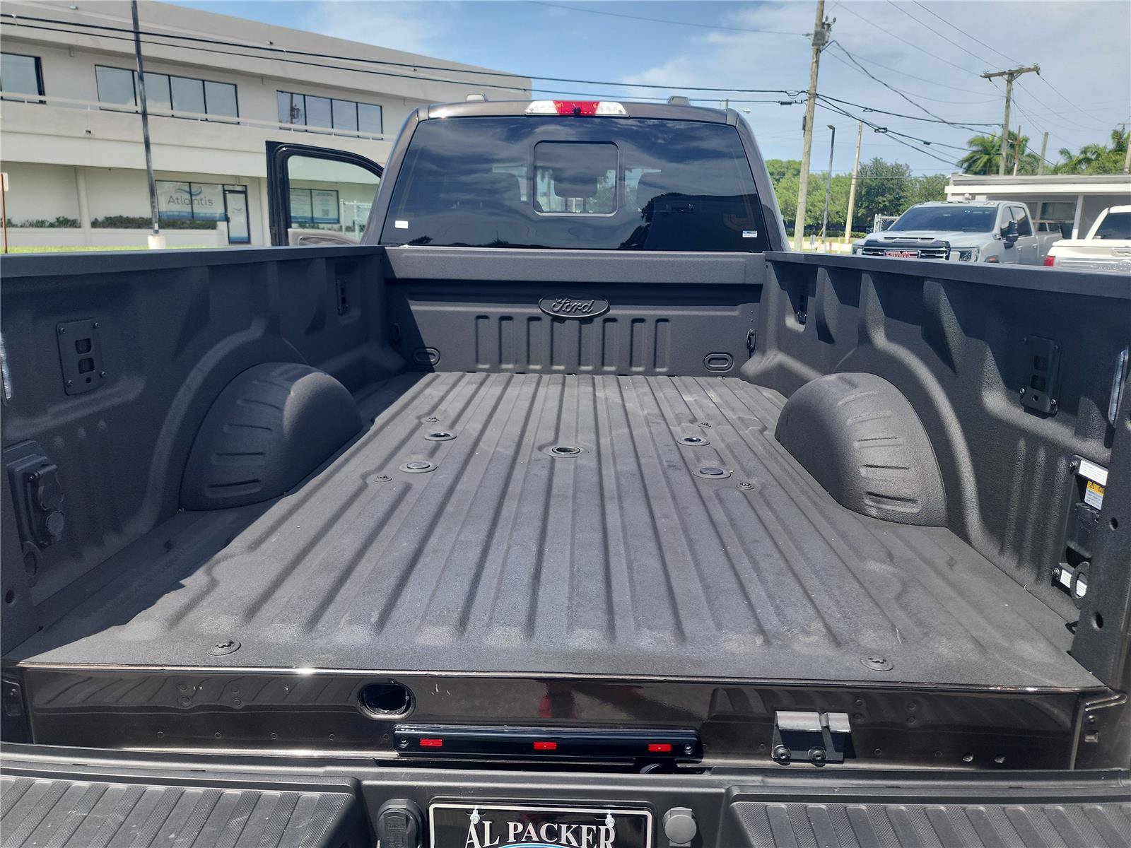 Certified 2025 Ford F450 Platinum w/ Platinum Plus Package AWD/4WD image 20