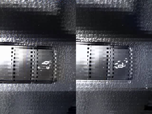 Used 2023 Toyota RAV4 XLE Premium image 17