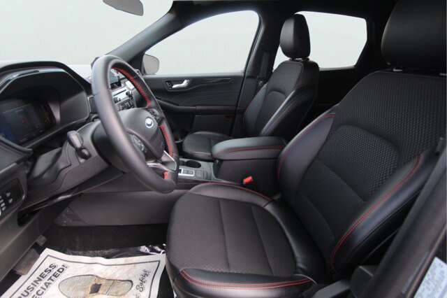 Certified 2025 Ford Escape ST-Line AWD/4WD image 23