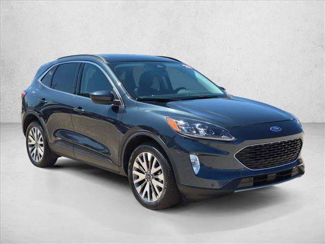 Certified 2022 Ford Escape Titanium w/ Class II Trailer Tow Package AWD/4WD image 3