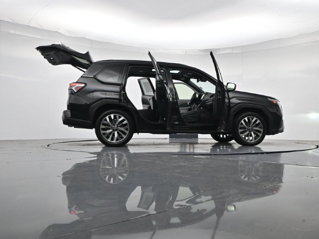 Used 2025 Subaru Forester Touring AWD/4WD image 45