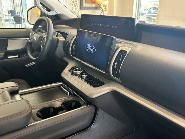 Certified 2025 Ford Expedition Active AWD/4WD image 28