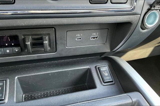 Used 2024 Nissan Titan SV w/ SV Convenience Package image 6