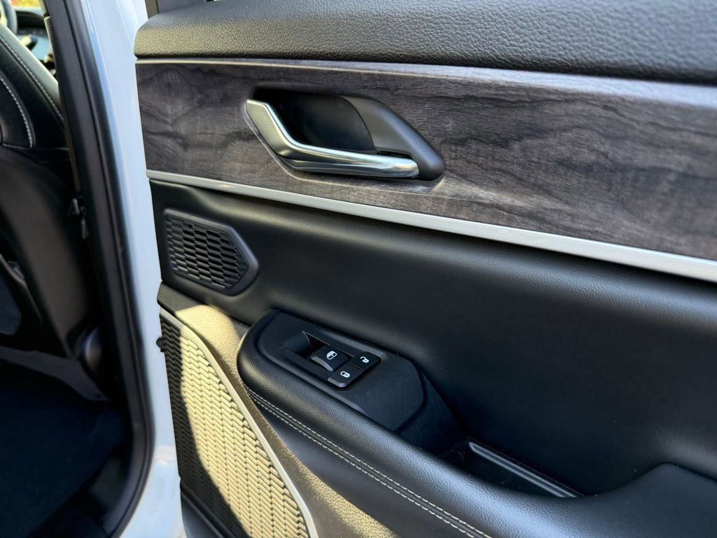 Used 2024 Jeep Grand Cherokee Limited 4xe image 21