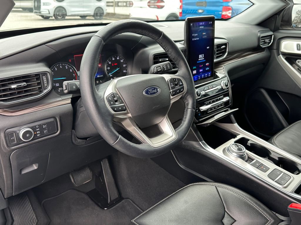 Certified 2022 Ford Explorer Limited w/ Limited Technology Package image 14