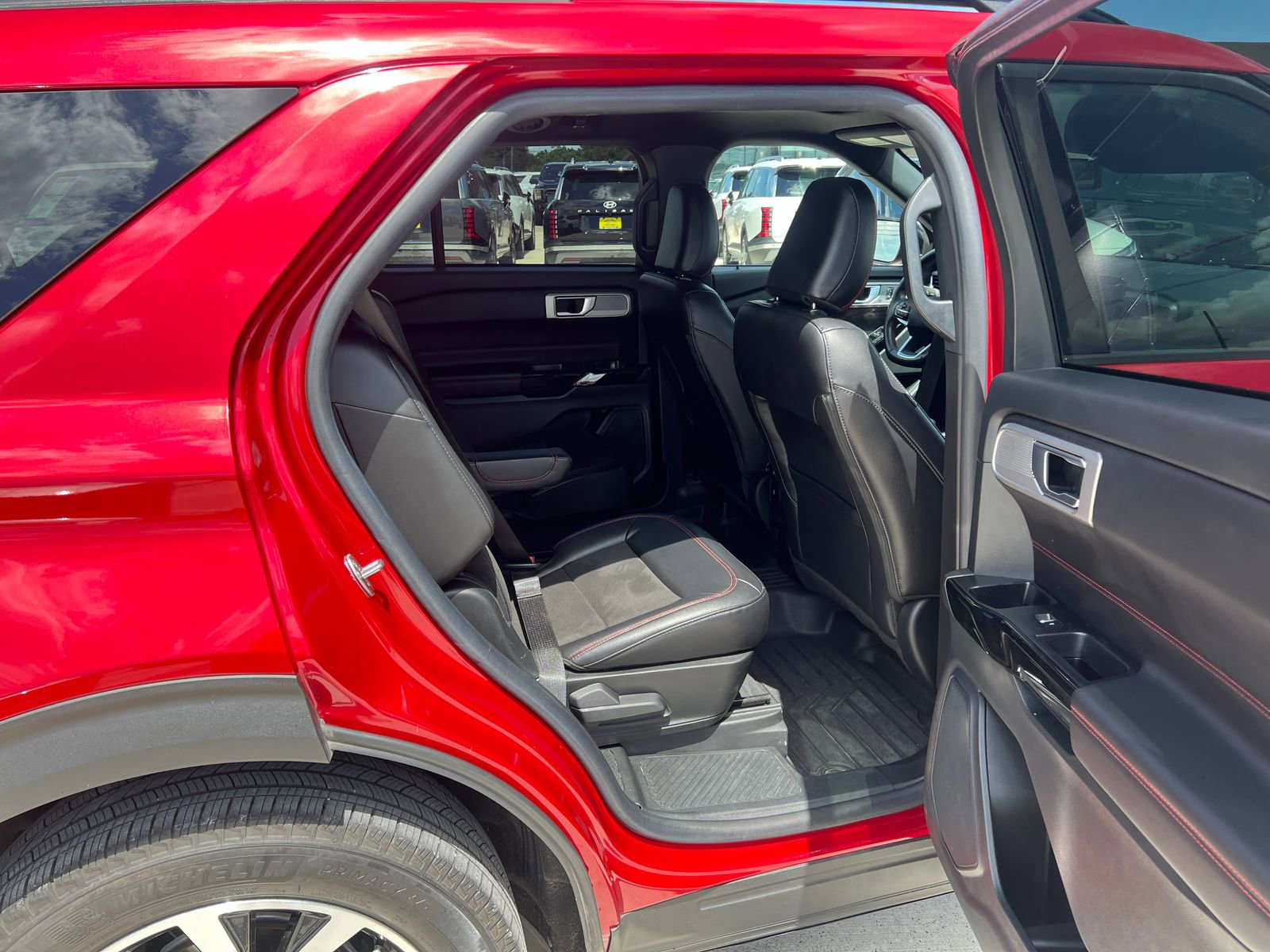 Certified 2023 Ford Explorer ST-Line w/ Class IV Trailer Tow Package RWD image 14
