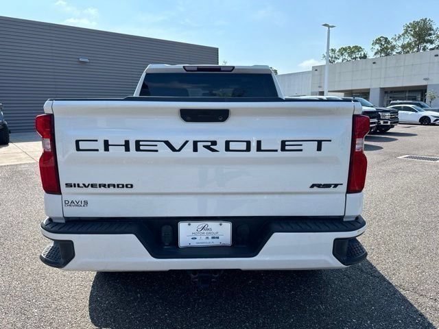 Used 2021 Chevrolet Silverado 1500 RST w/ LPO, Blackout Package AWD/4WD image 8