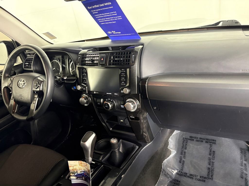 Used 2022 Toyota 4Runner TRD Off-Road AWD/4WD image 36