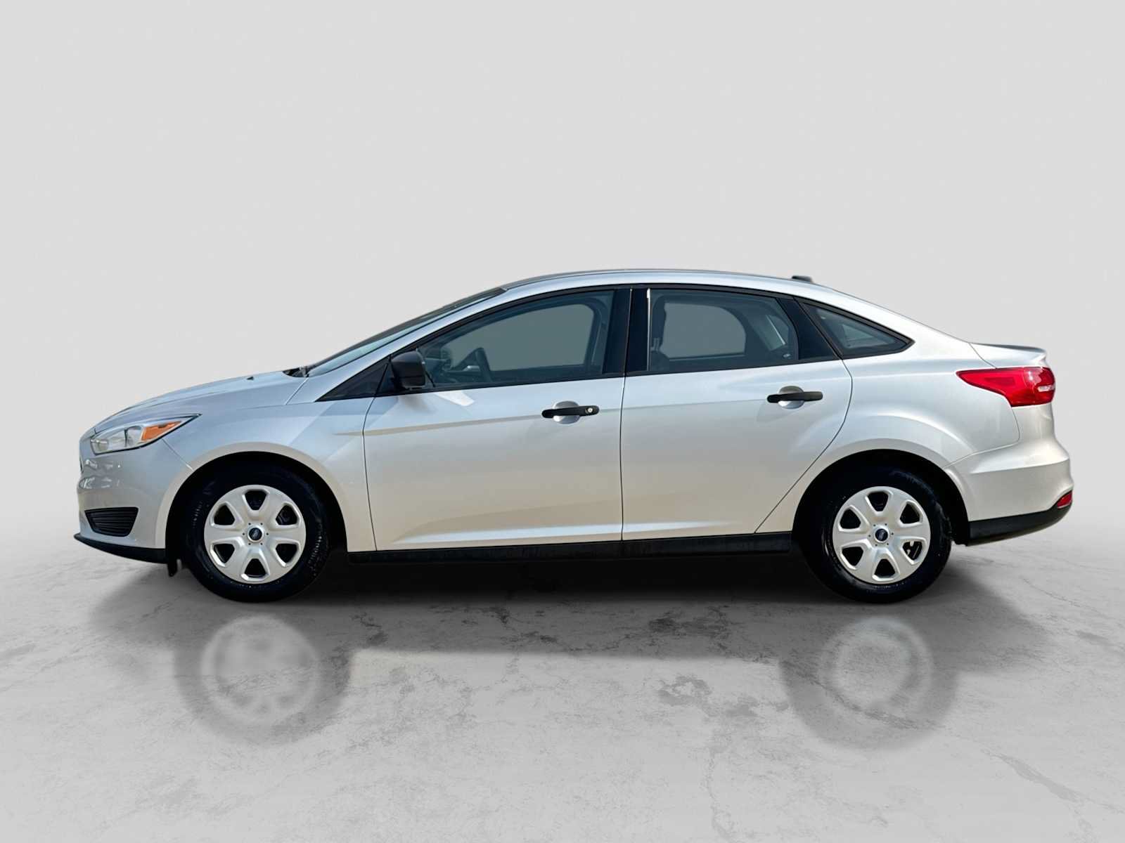 Certified 2018 Ford Focus S FWD image 3