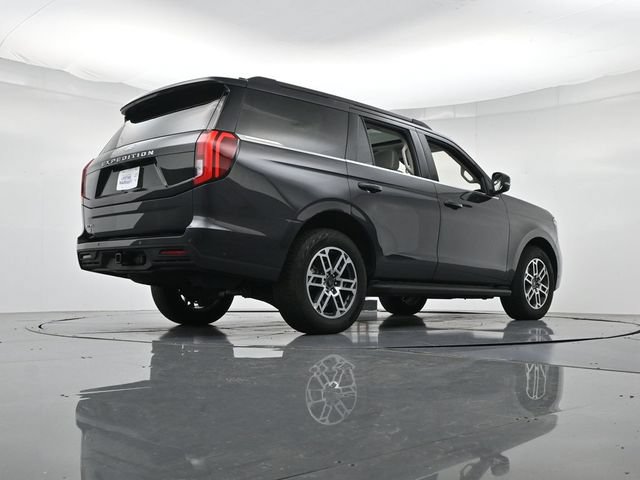 Certified 2025 Ford Expedition Active AWD/4WD image 38