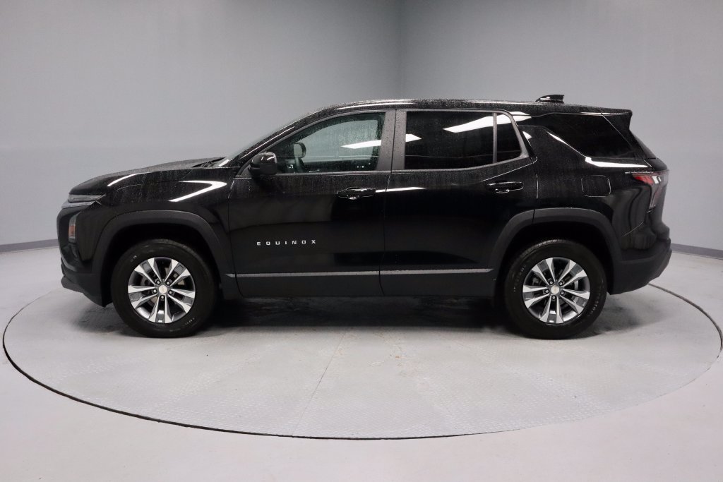 Used 2025 Chevrolet Equinox LT FWD image 8