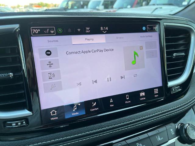 Used 2025 Chrysler Pacifica Limited FWD image 33