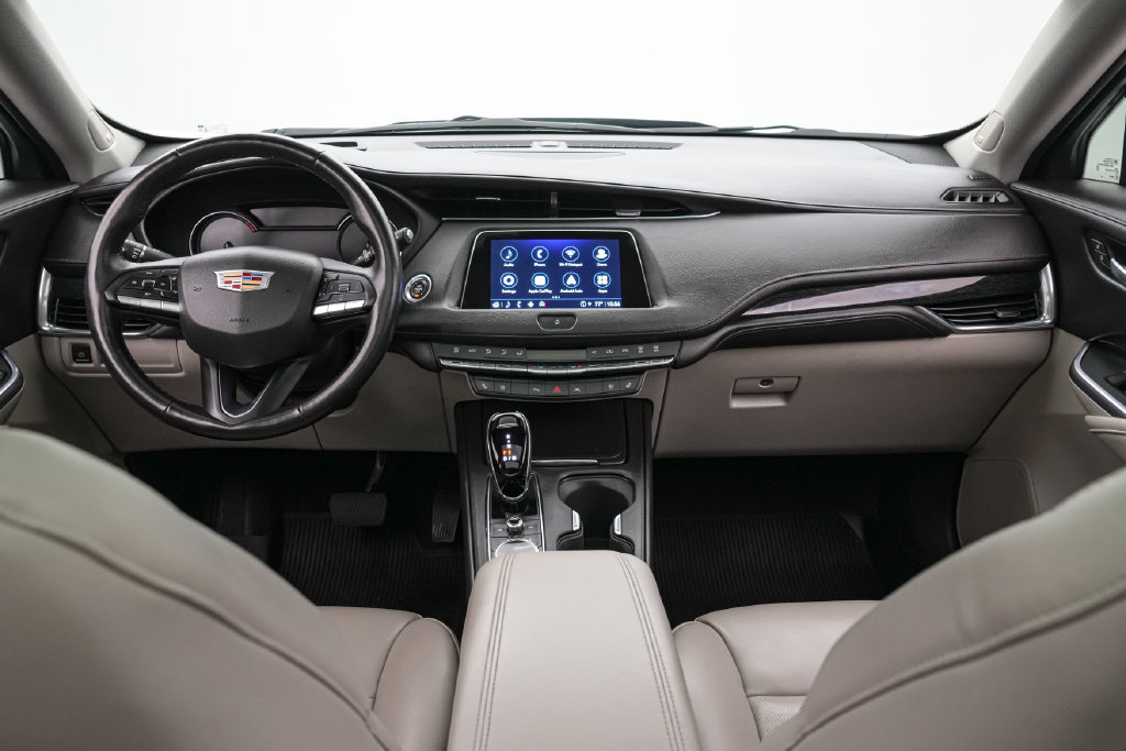 Used 2023 Cadillac XT4 Premium Luxury FWD image 14