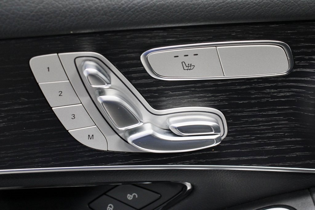 Used 2022 Mercedes-Benz GLC 300 4MATIC image 23