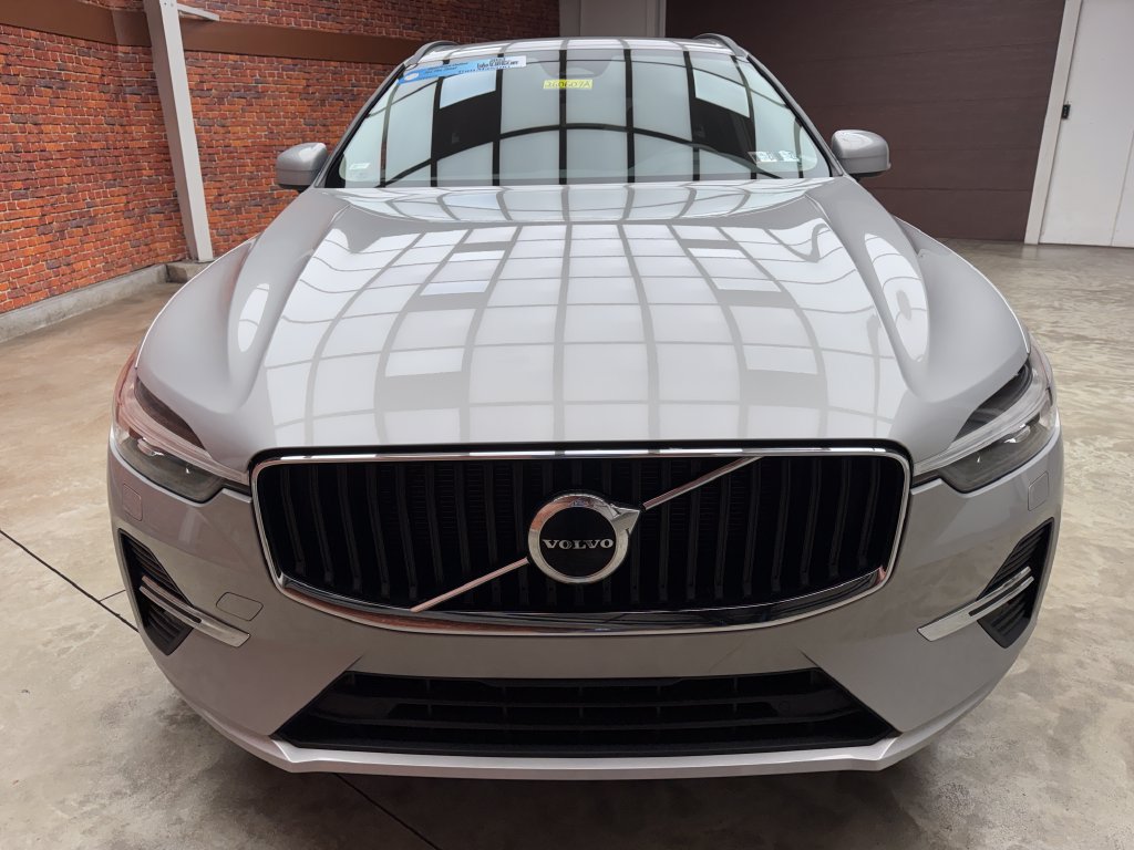 Used 2023 Volvo XC60 B5 Core w/ Climate Package AWD/4WD image 9
