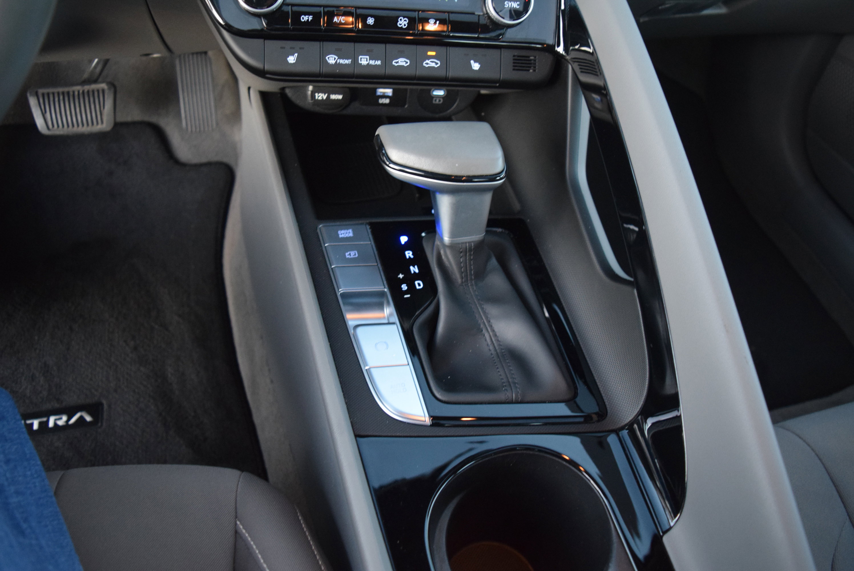 Used 2024 Hyundai Elantra SEL w/ Convenience Package image 15