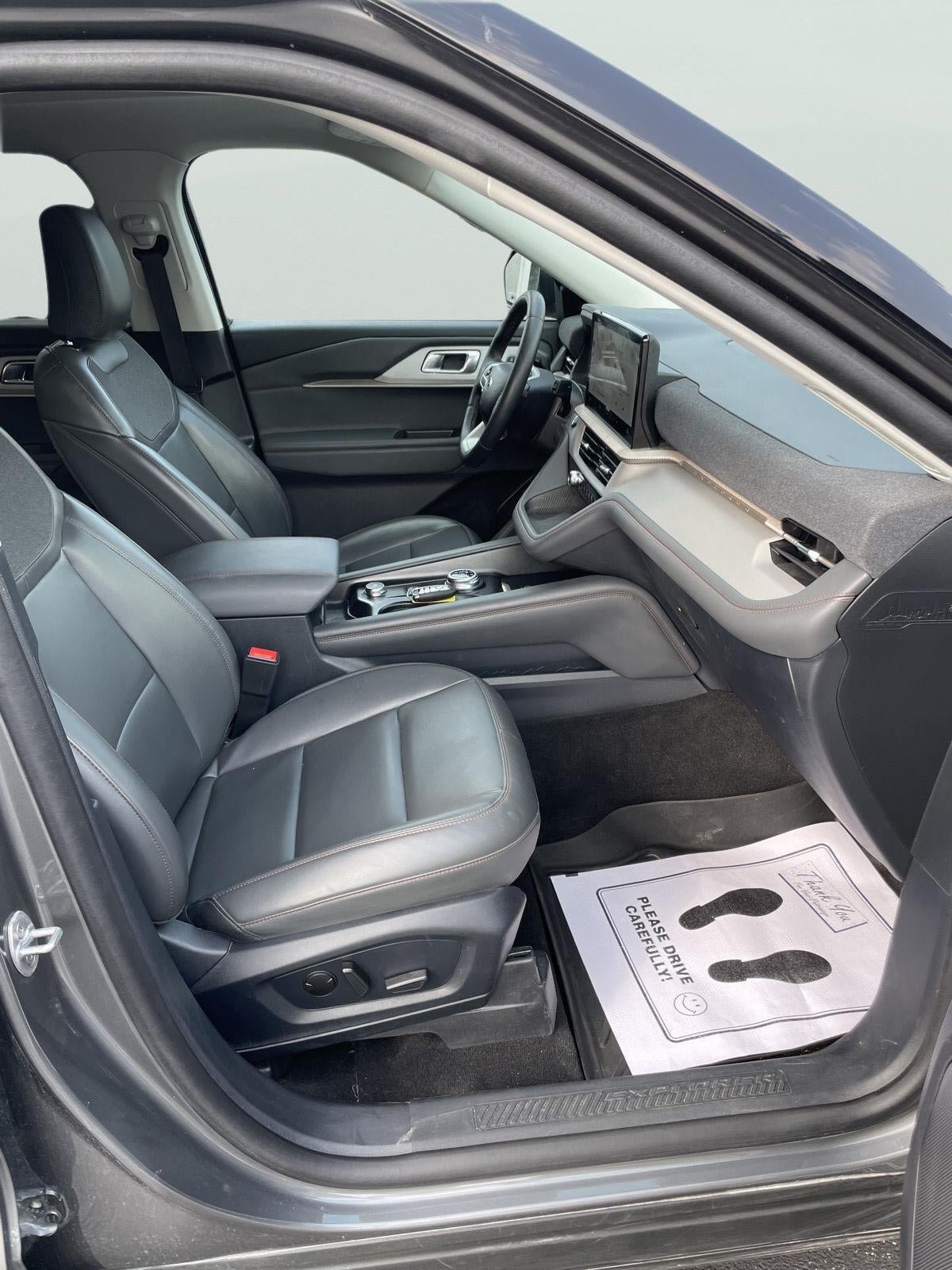 Certified 2025 Ford Explorer Active w/ Active Comfort Package AWD/4WD image 11