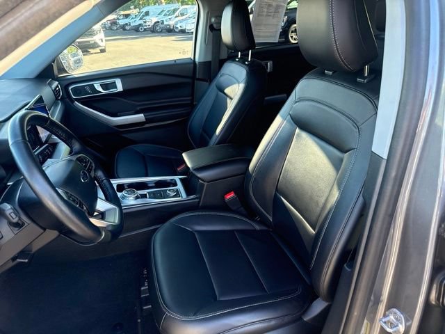 Certified 2022 Ford Explorer XLT w/ Equipment Group 202A AWD/4WD image 19