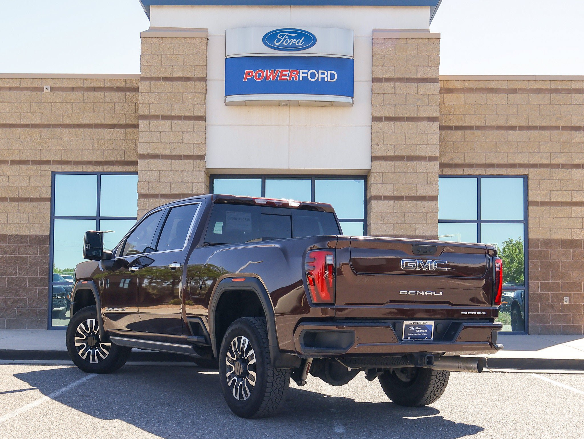 Used 2024 GMC Sierra 3500 Denali Ultimate AWD/4WD image 8