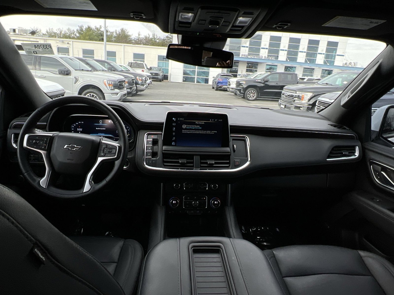 Used 2023 Chevrolet Tahoe Z71 w/ Luxury Package image 22