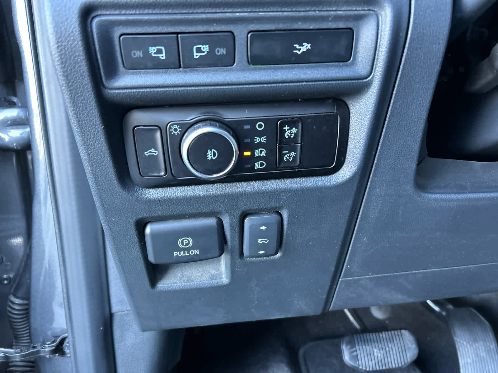 Certified 2023 Ford F150 Lariat image 31