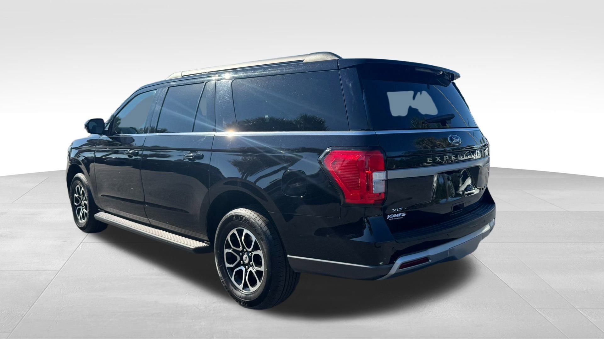 Certified 2024 Ford Expedition Max XLT image 15