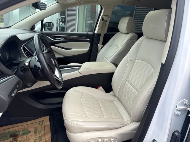 Used 2022 Buick Enclave Avenir w/ Avenir Technology Package AWD/4WD image 19