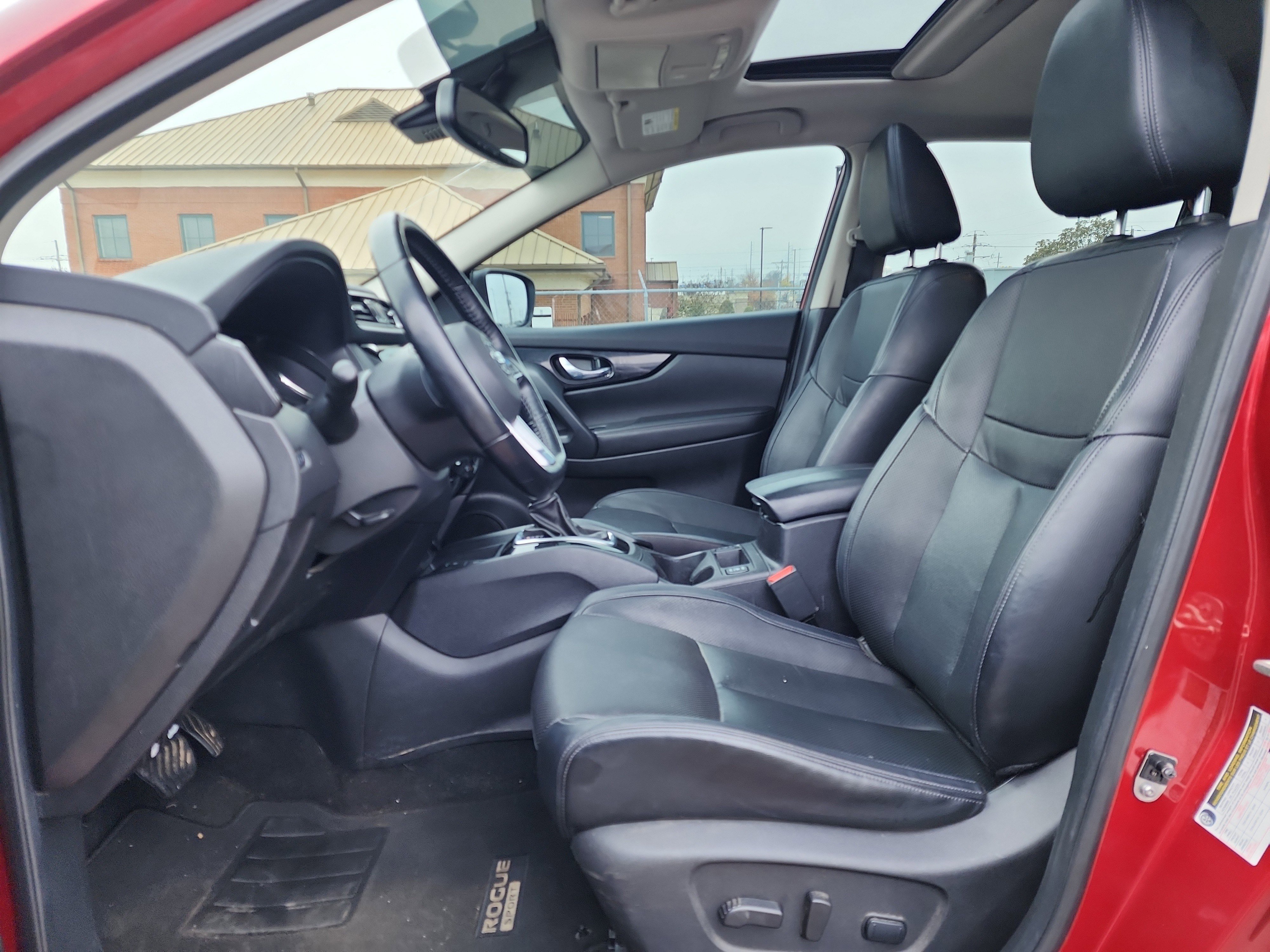 Used 2022 Nissan Rogue Sport SL w/ Premium Package image 10