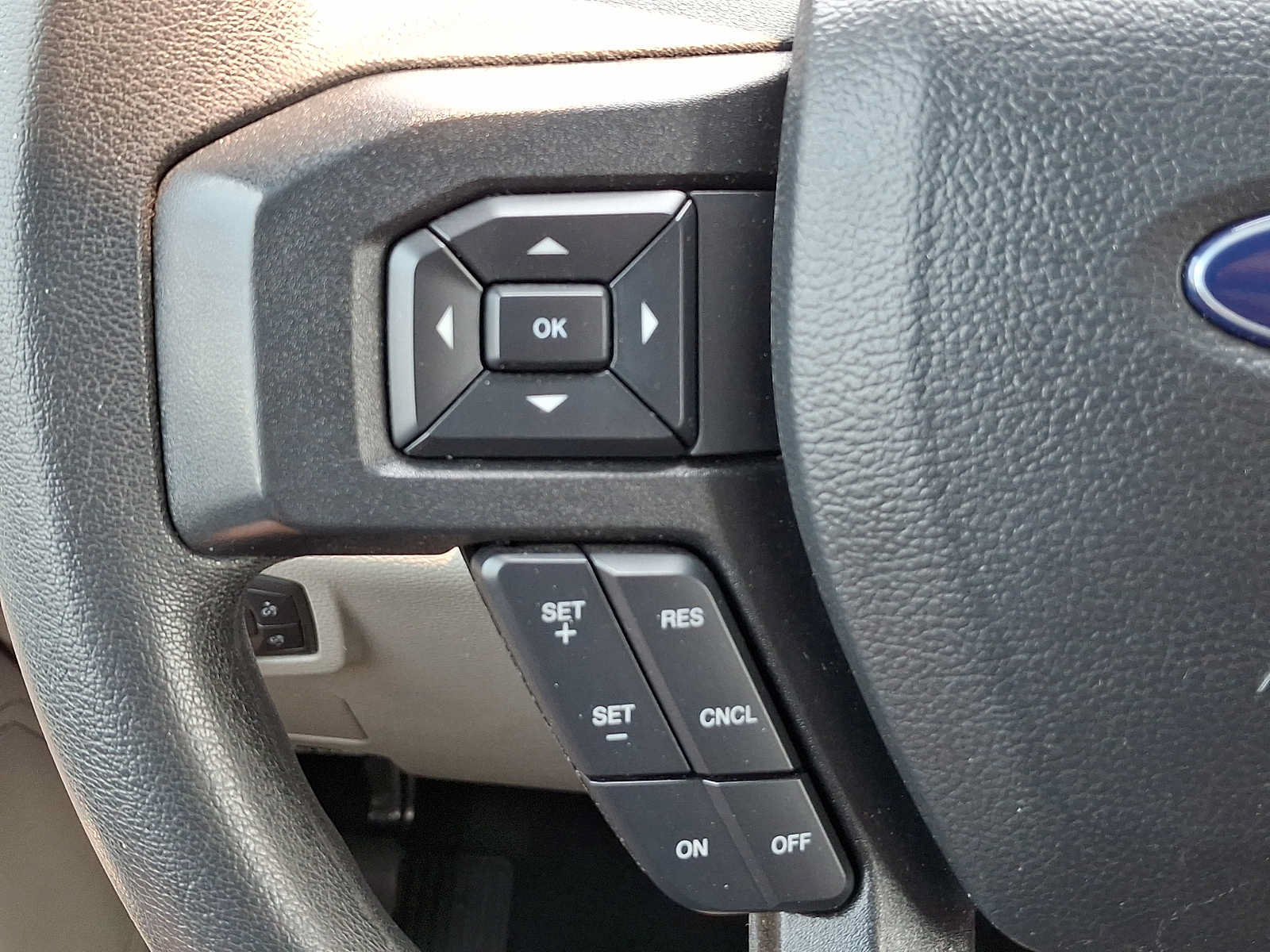 Certified 2022 Ford F250 XLT w/ XLT Premium Package AWD/4WD image 19