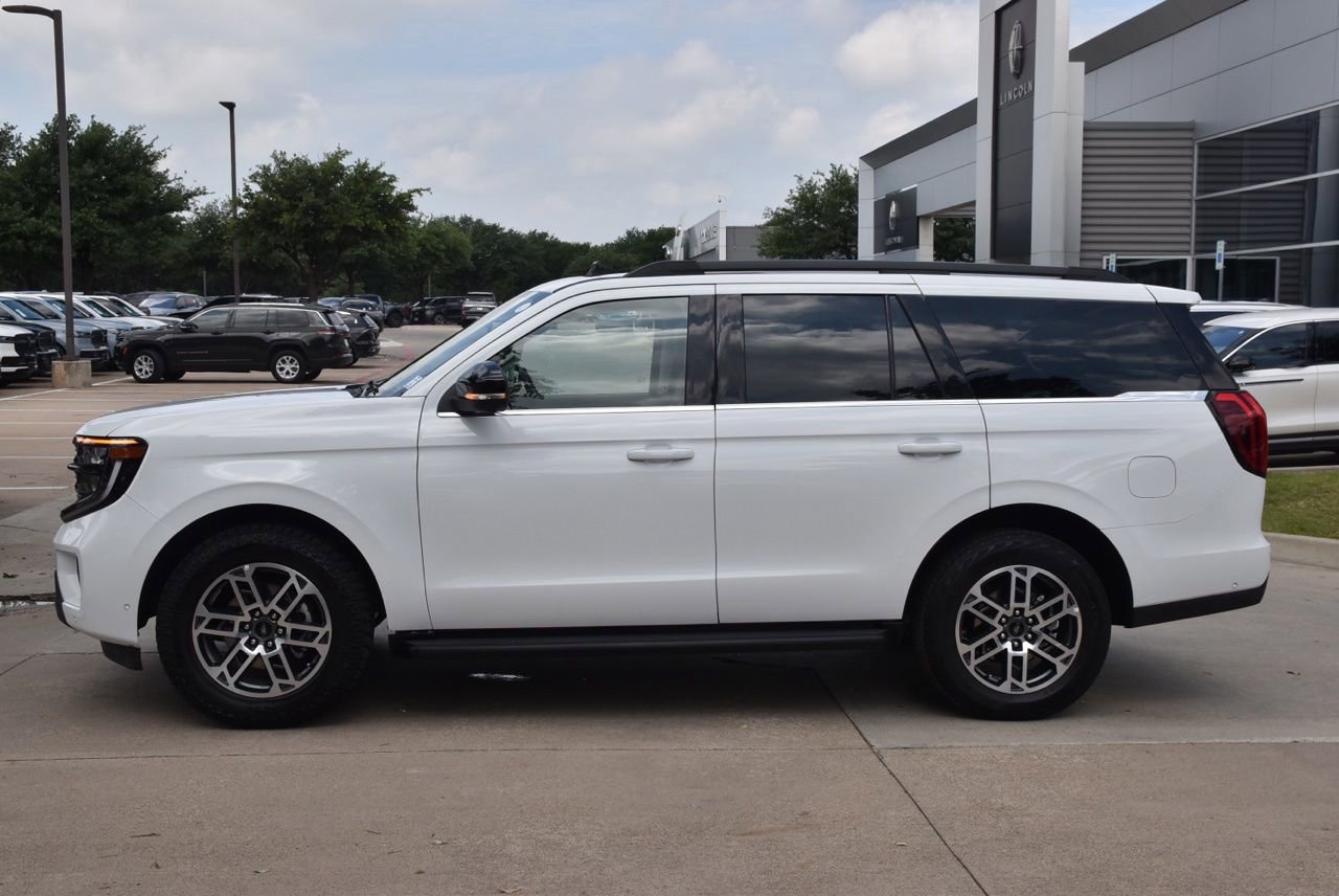 Certified 2025 Ford Expedition Active AWD/4WD image 12