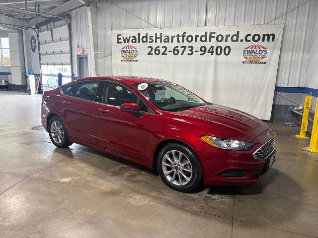 Certified 2017 Ford Fusion SE FWD image 2