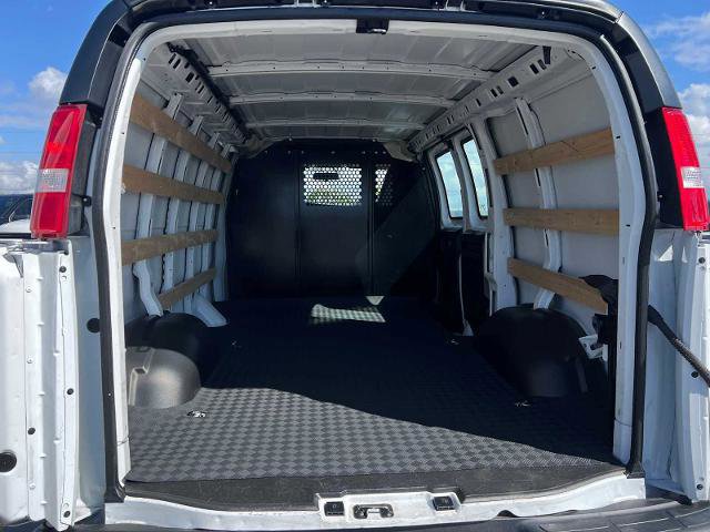 Used 2024 Chevrolet Express 2500 WORK VAN w/ Driver Convenience Package image 10