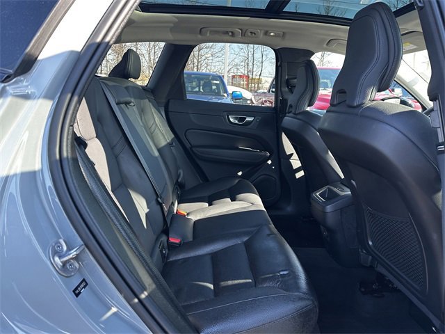 Used 2024 Volvo XC60 B5 Plus image 37