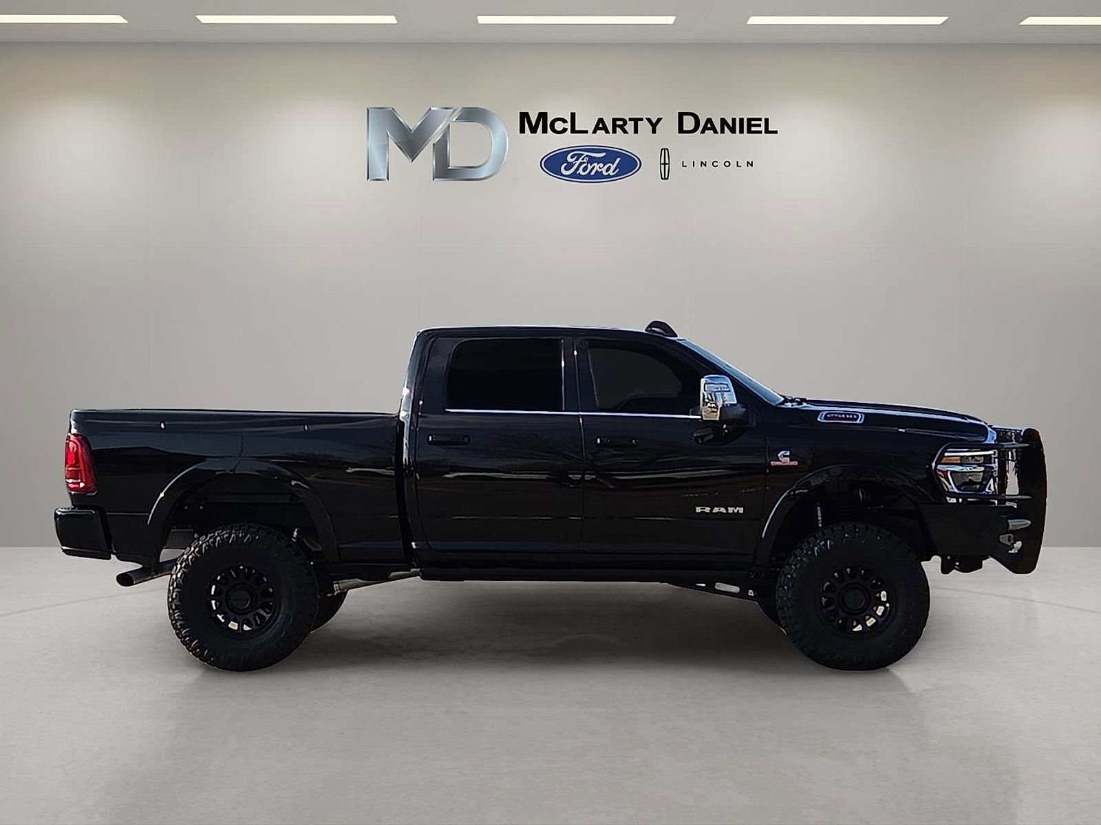 Used 2025 RAM 2500 Limited image 6