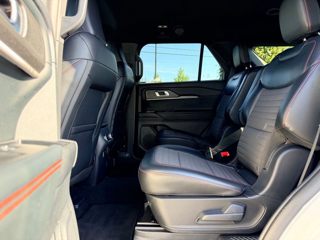 Certified 2025 Ford Explorer ST-Line AWD/4WD image 17