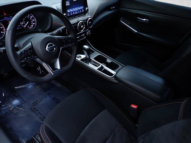Used 2022 Nissan Sentra SR w/ Midnight Edition FWD image 9