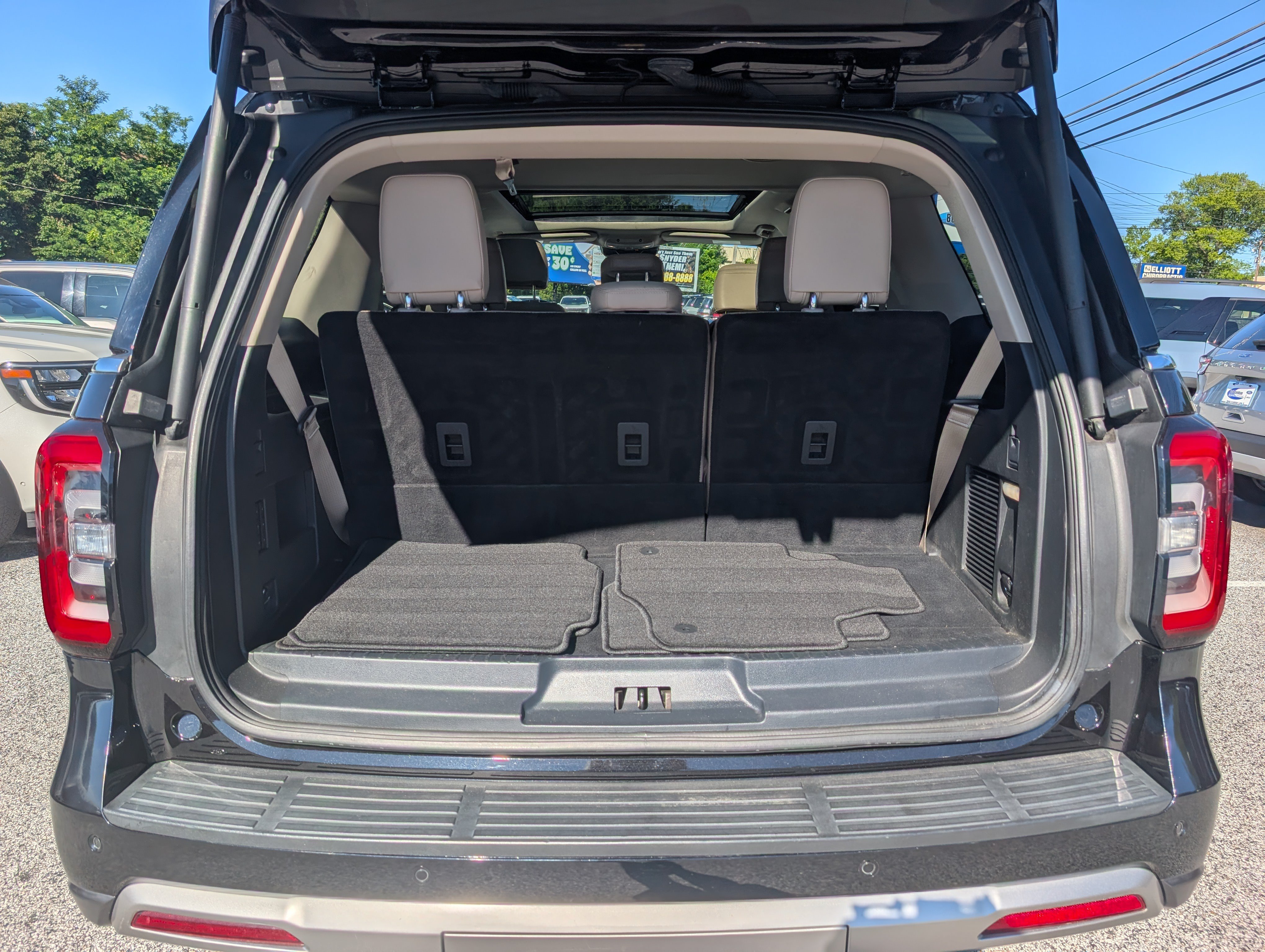 Certified 2022 Ford Expedition Limited AWD/4WD image 15