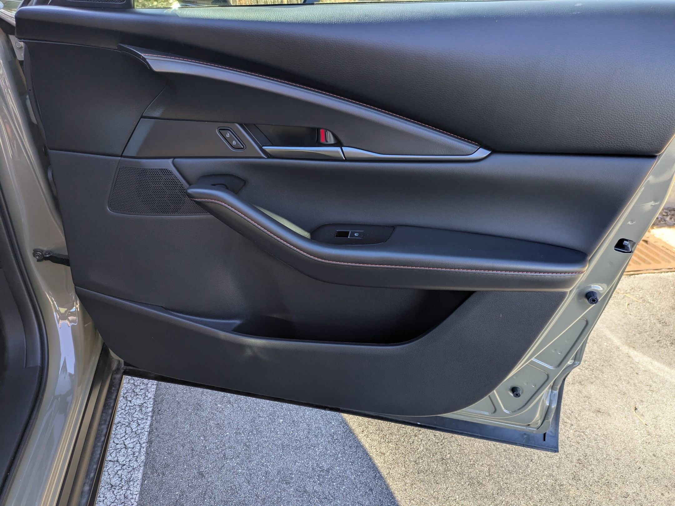 Used 2025 MAZDA CX-30 Carbon image 36