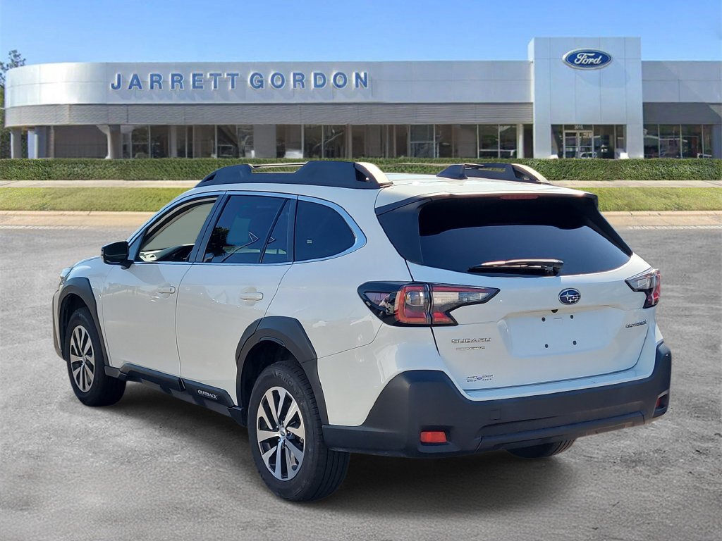Used 2024 Subaru Outback Premium AWD/4WD image 3