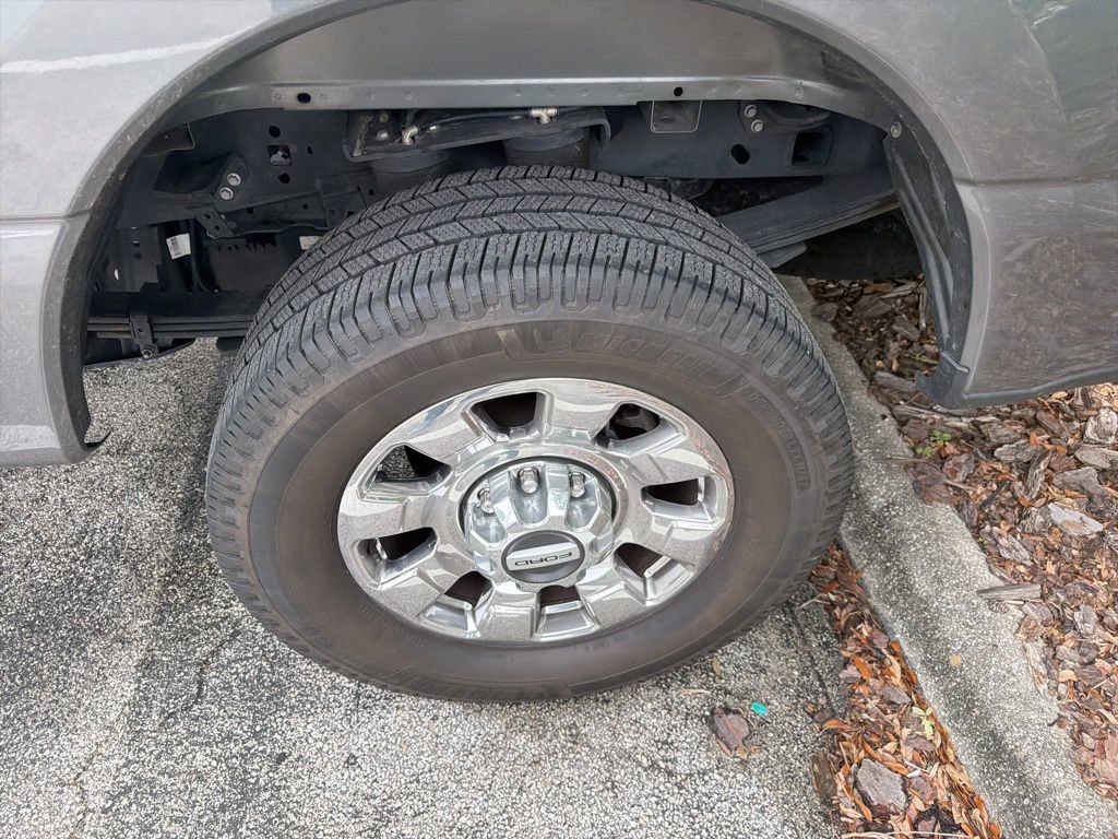 Certified 2025 Ford F250 Lariat w/ Chrome Package image 7