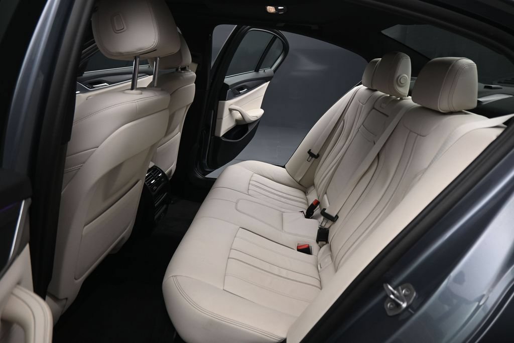 Used 2022 BMW 530e w/ Convenience Package RWD image 17