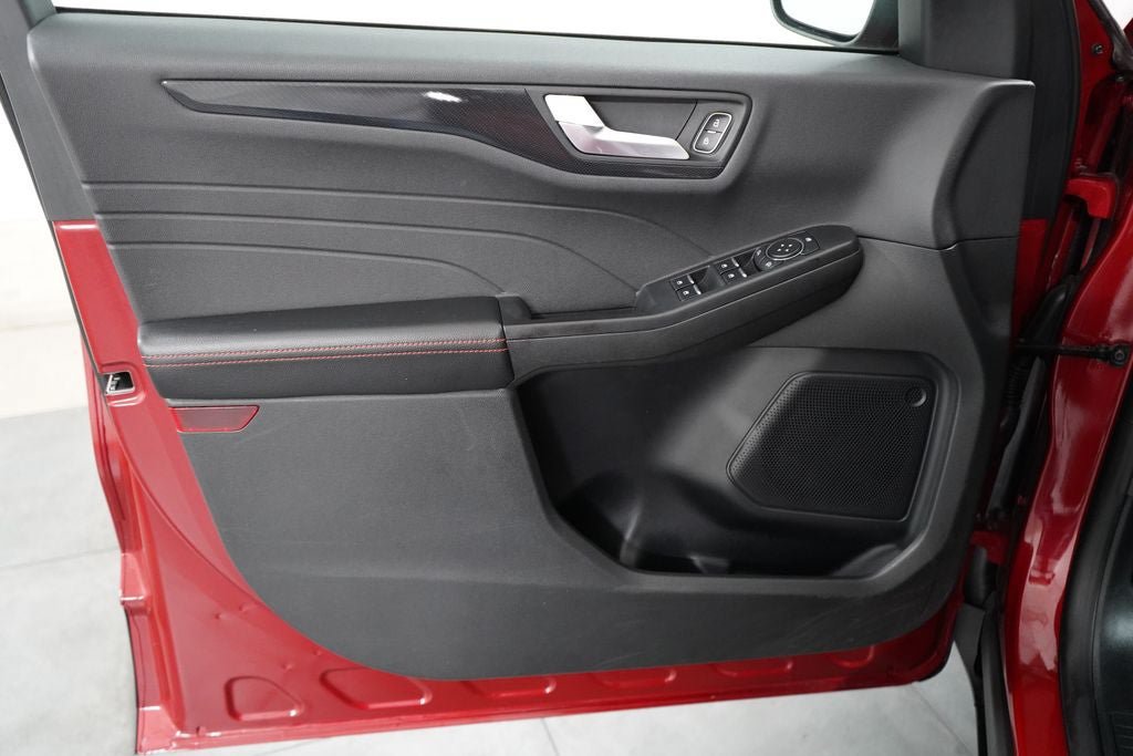 Certified 2025 Ford Escape ST-Line FWD image 22